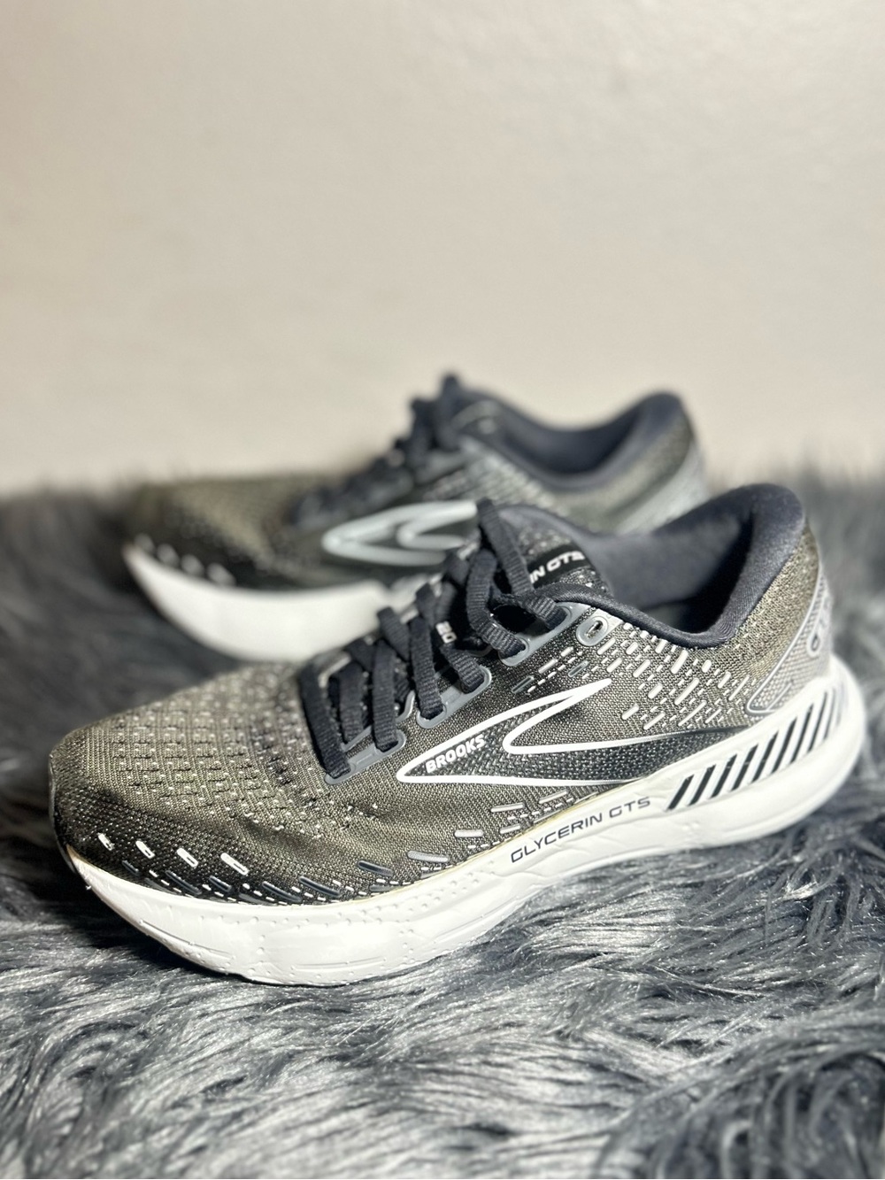 Brooks Glycerin GTS 20 Black Green Running Sneakers Size 8